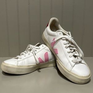 Women’s VEJA Shoes Size 7
